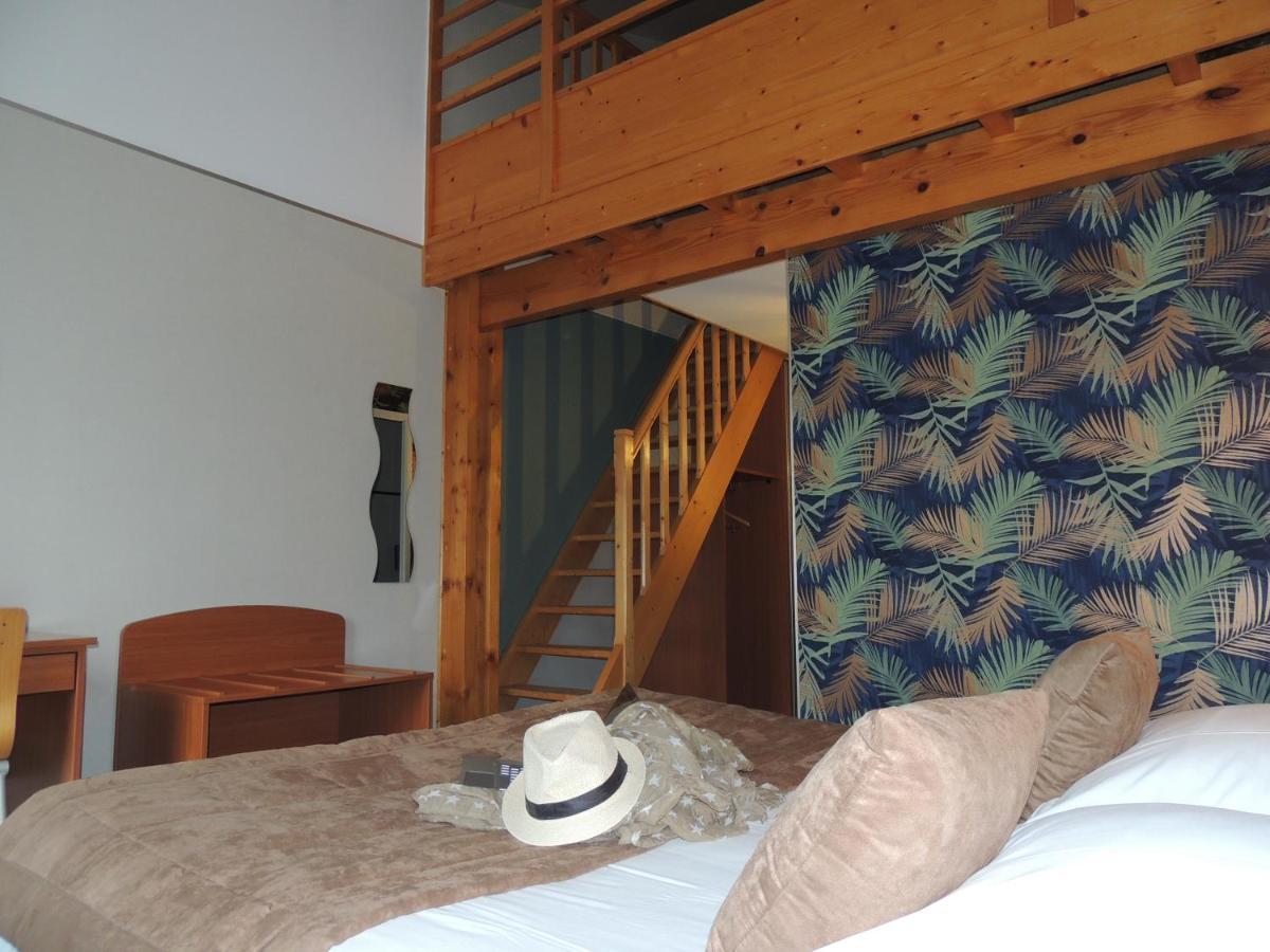 Logis Hotel Les 3 Marchands Bressuire Εξωτερικό φωτογραφία