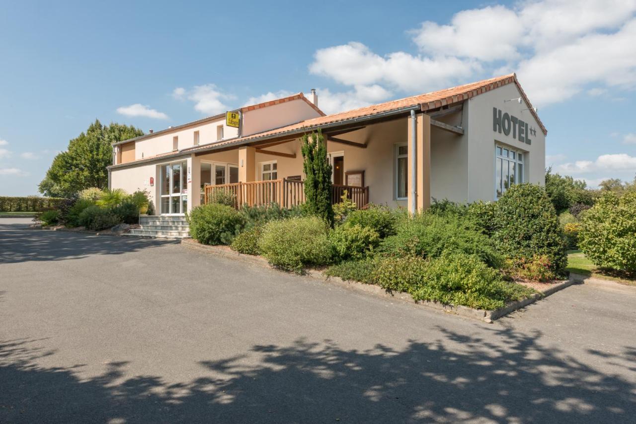 Logis Hotel Les 3 Marchands Bressuire Εξωτερικό φωτογραφία